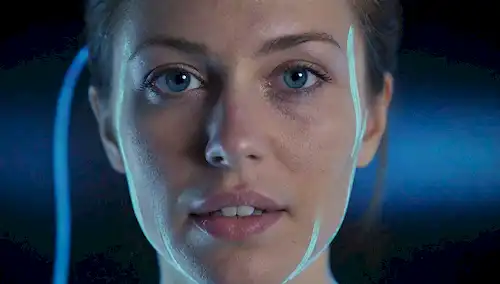 Cara humana dotada de 3D con brillantes tiras LED integradas en estructura facial